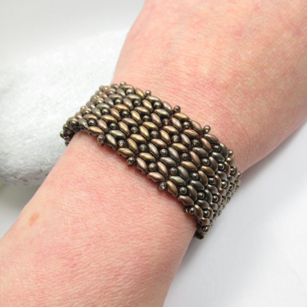 Woven matte metallic bracelet - Picture 9 of 12